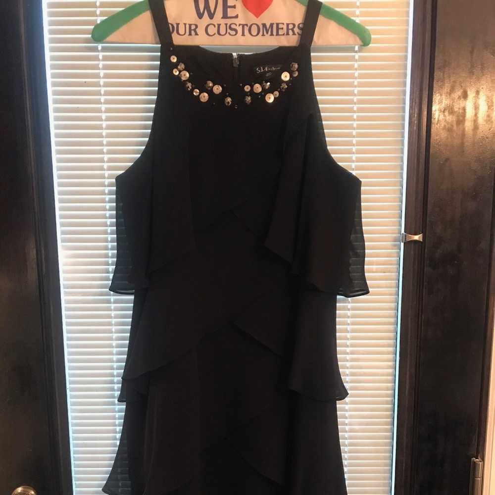 Evening wear -Black layered chiffon dress
